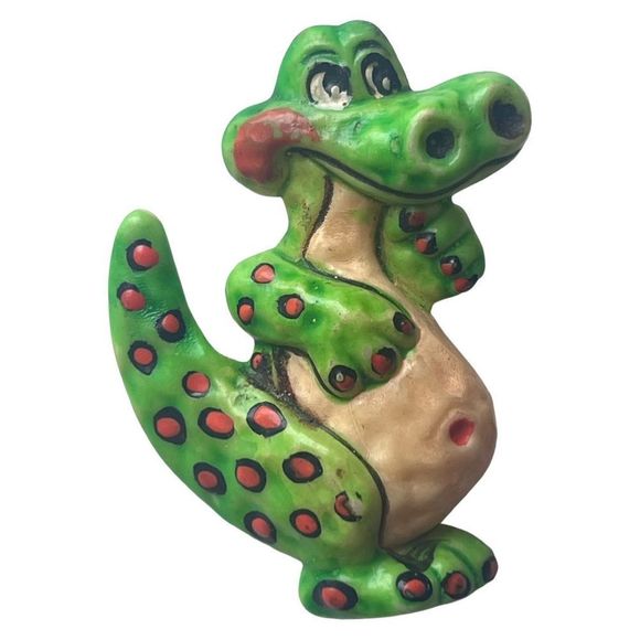 Vintage Brooch Pin Alligator Crocodile 1970 Funky MCM Berries Signed Plastic - Picture 3 of 5